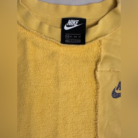 Nike Asymmetric Sweatshirt crew neck Yellow Size XS - Picture 5 of 5